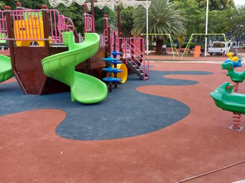 Pisos de Caucho Continuo: Seguridad, Estilo y Durabilidad para Tus Espacios